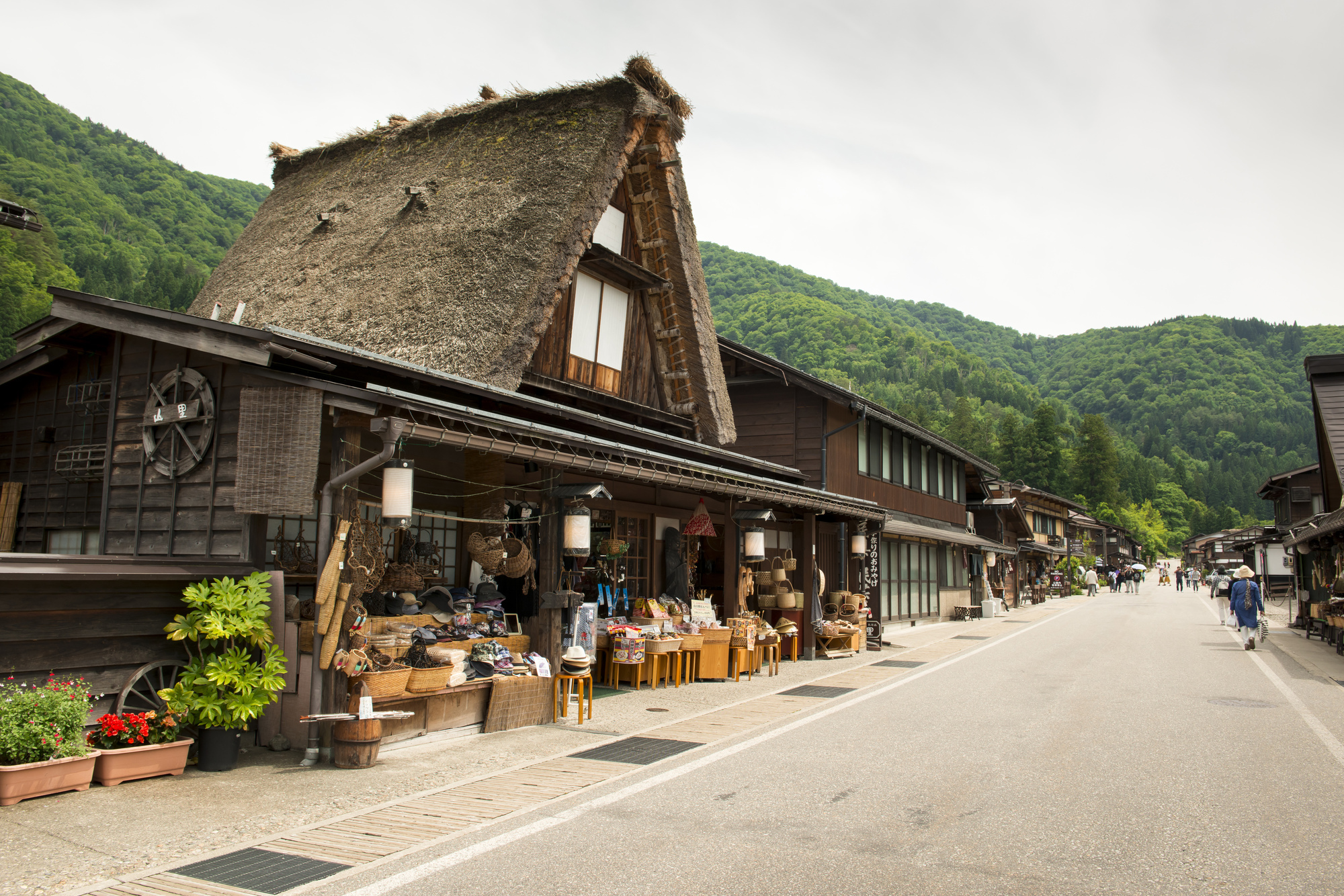 3-5. For a Beautiful Landscape into the Future: The Responsibility of "Pack-in, Pack-out"