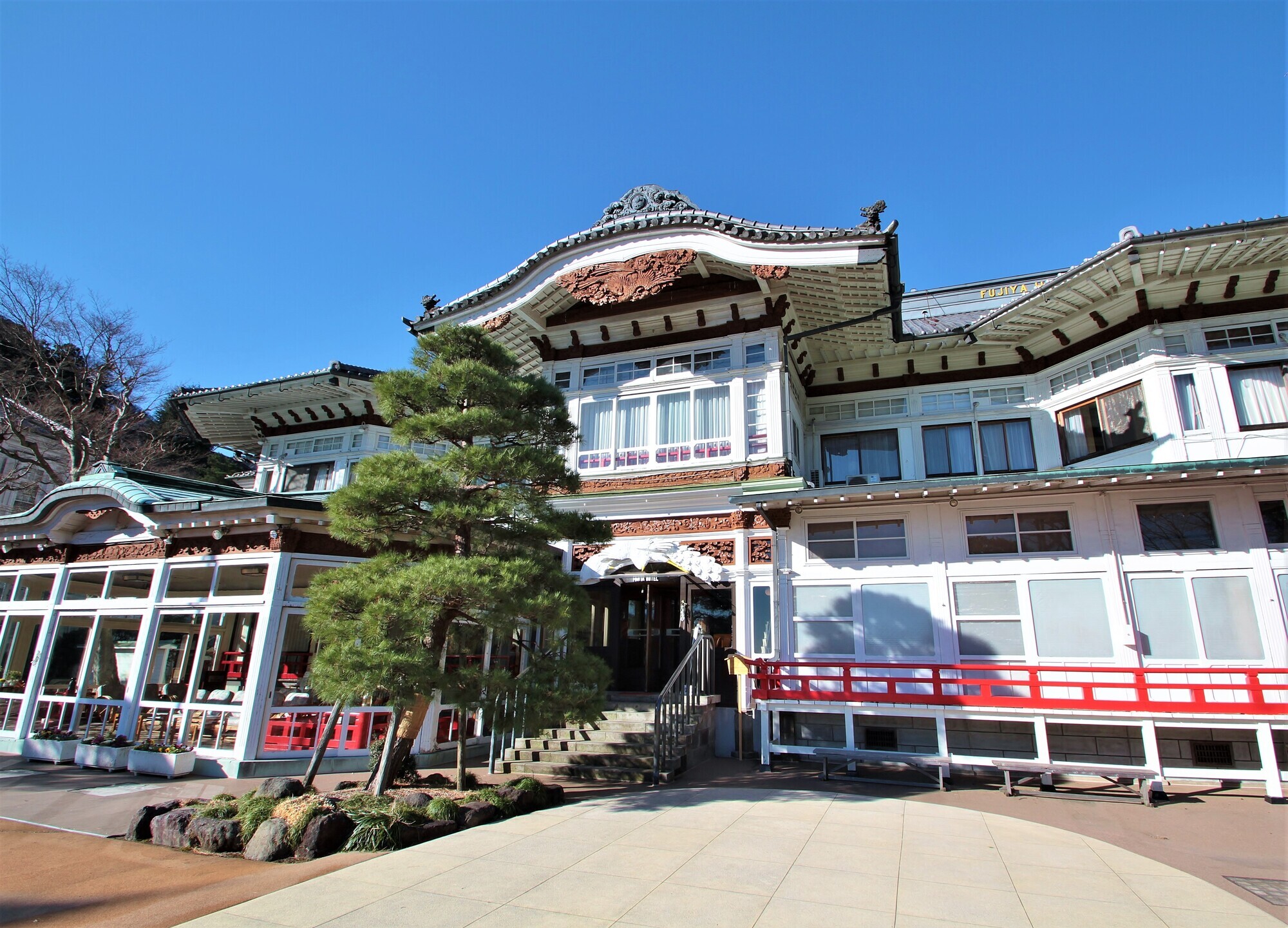 1-1. From "Impassable Pass" to International Resort: The History of Hakone