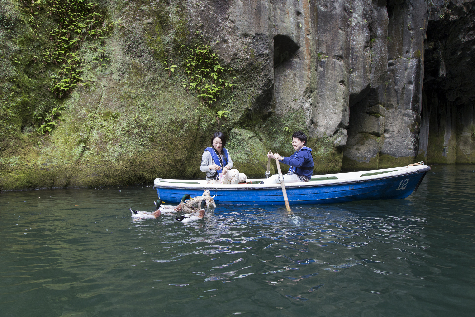3-1. Takachiho Gorge Area: Manners for Rental Boats and the Promenade