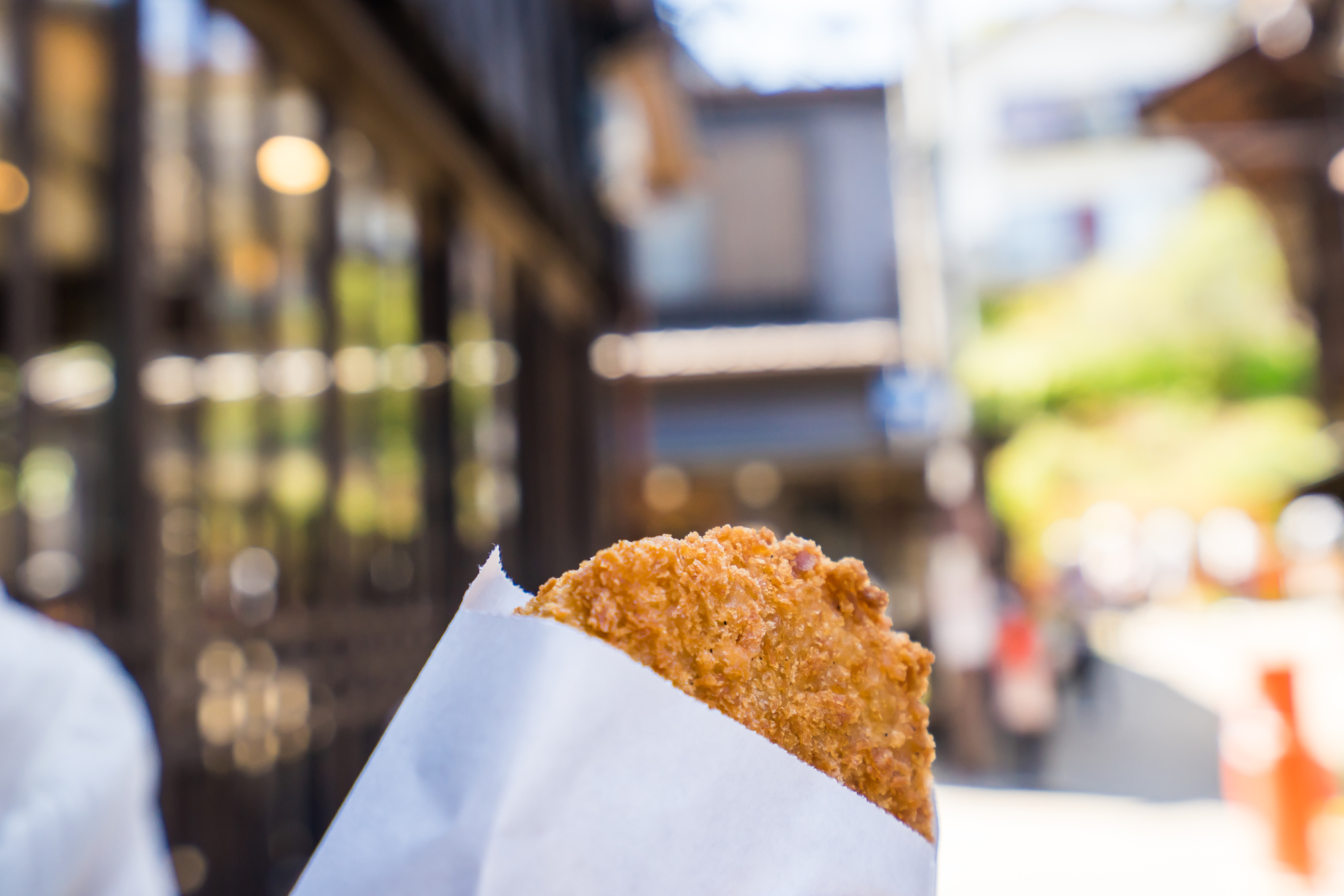 3-1. Yunotsubo Kaido Area: Strolling and Street Food Manners